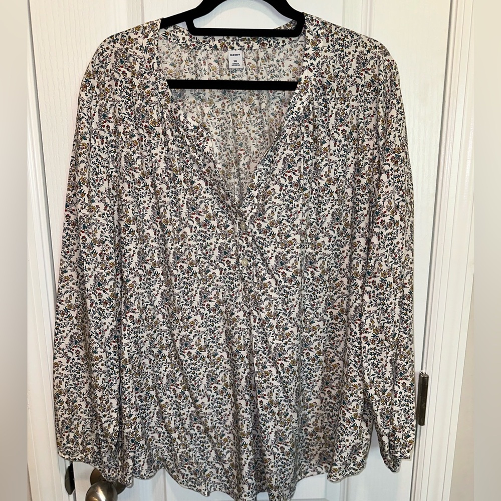 Old Navy floral top. See detail pic. XXL